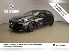 BMW 1-serie - 5-deurs 118i M-Sportpakket / LED / Leder / Navigatie / Sportstoelen / Stoelverwarming / DA