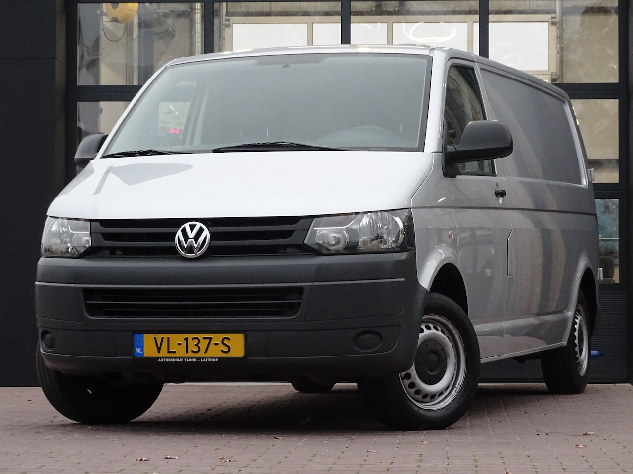 Volkswagen Transporter - 2.0 TDI L2H1 Airco, Trekhaak, 3-pers. Lang! - AutoWereld.nl