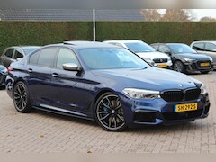 BMW 5-serie - M550i xDrive High Executive / Schuifdak / Rondom Camera / Head-up / Softclose / Dodehoek /
