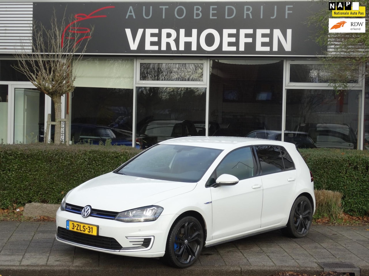 Opnieuw schieten Gevlekt verzameling Volkswagen Golf 1.4 TSI GTE - AUTOMAAT - DEALER ONDERHOUDEN - NAVIGATIE -  CLIMATE CONTROL - MULTI STUUR 2015 Hybride - Occasion te koop op  AutoWereld.nl