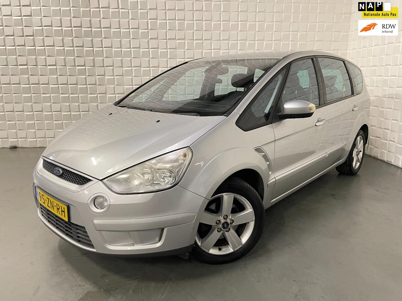Ford S-Max - 2.0-16V 7 PERS/CRUISE/AIRCO/NAP - AutoWereld.nl