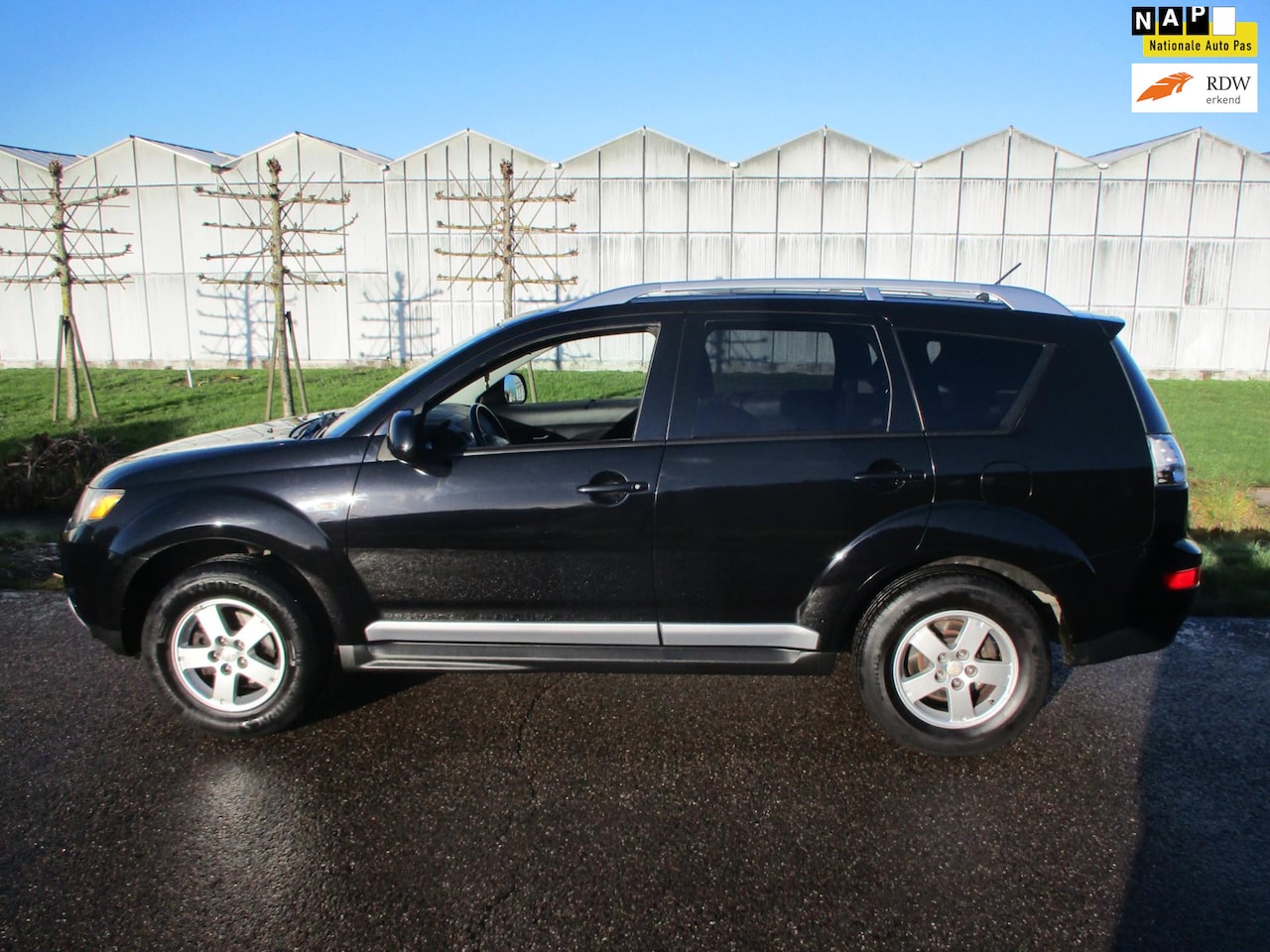 Mitsubishi Outlander - 2.4 Inspire 2WD Special Edition 2.4 Inspire 2WD Special Edition - AutoWereld.nl