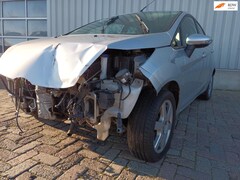 Ford Fiesta - 1.4 TDCI - Front Schade