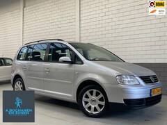 Volkswagen Touran - 2.0-16V FSI Trendline automaat