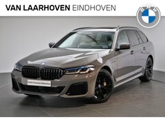 BMW 5-serie Touring - 530e xDrive High Executive M Sport Automaat / Panoramadak / Trekhaak / Laserlight / Stoelv