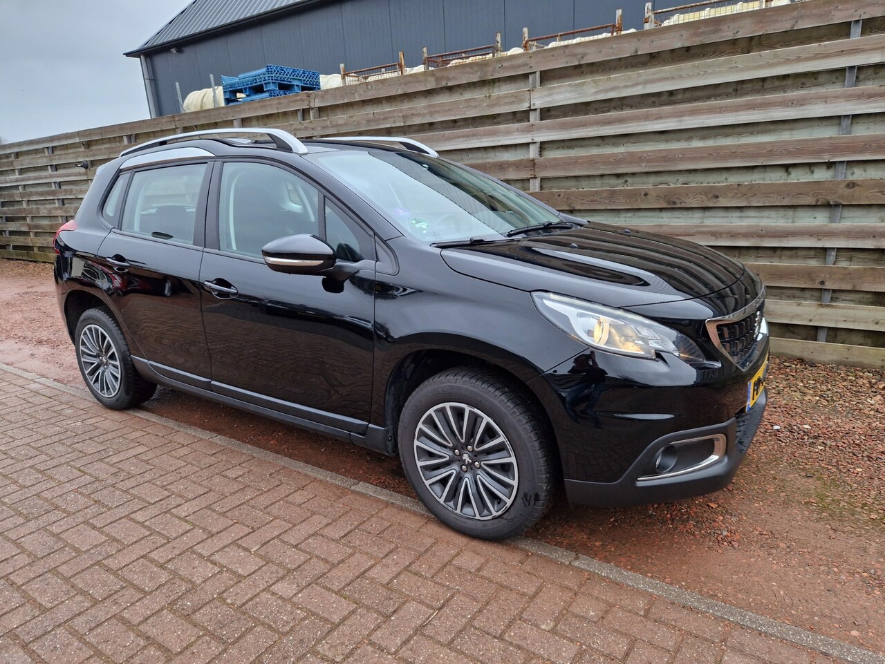 Peugeot 2008 - 1.2 PureTech Blue Lion Navigatie - AutoWereld.nl