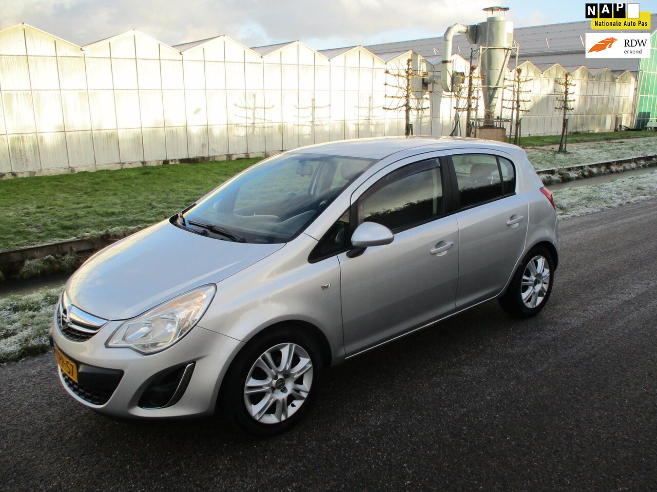 Opel Corsa - 1.2-16V Cosmo 1.2-16V Cosmo 5 Drs - AutoWereld.nl