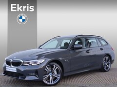 BMW 3-serie Touring - 330e High Executive Sportline / Head Up Display / Laserlicht / Comfort Access / 19'' /