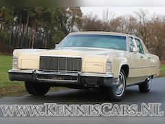 Lincoln Continental - 1976 4 door Sedan