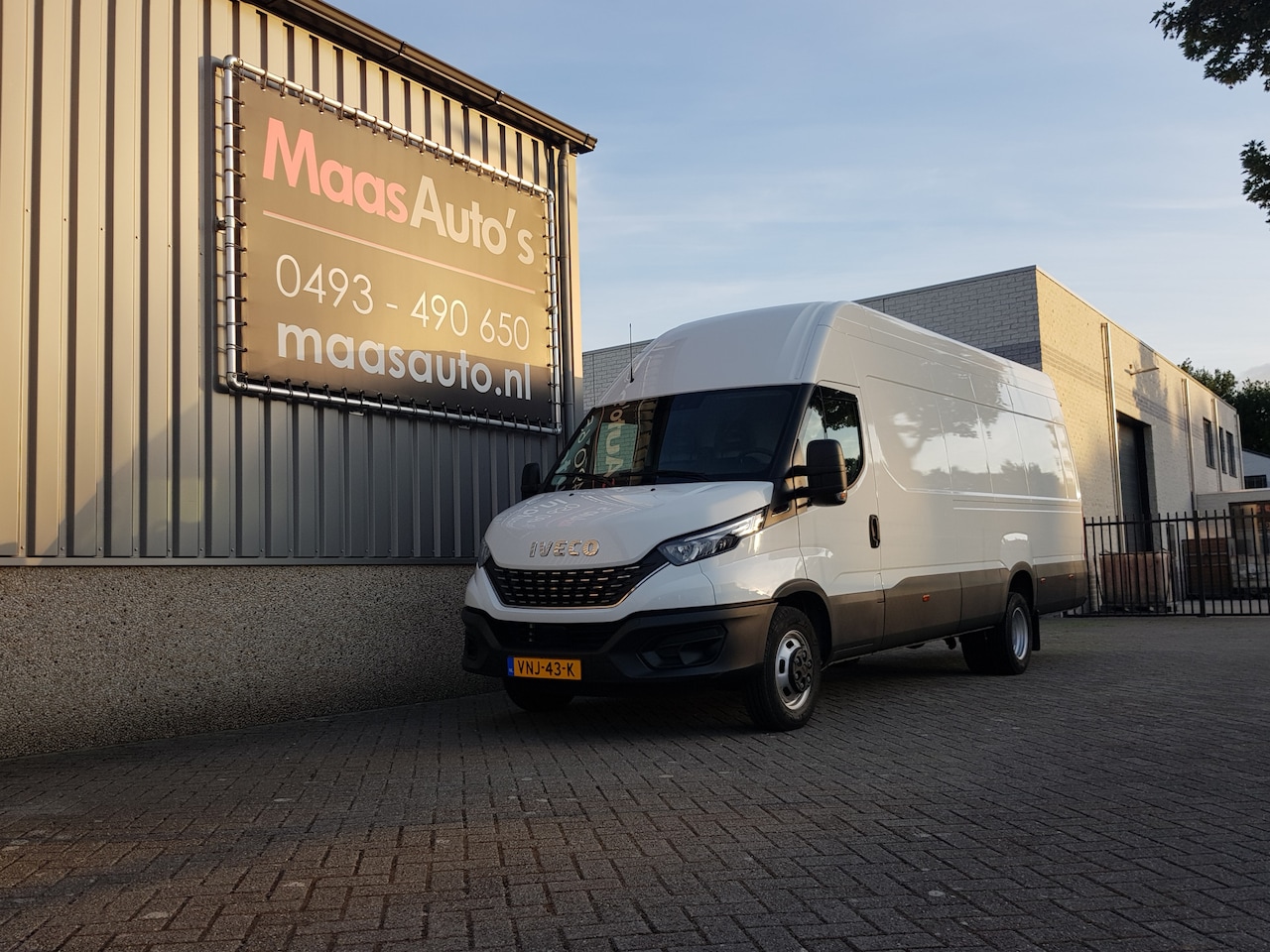 Iveco Daily - 3.0 cdi automaat 180 pk dubbel-lucht uitvoering lengte L5/H3 1e eigenaar !!!!! - AutoWereld.nl