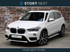 BMW X1 - sDrive18i High Executive Sport Line Automaat / Panoramadak / Leder / Sportstoelen / 19 Inc