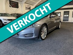 Jaguar XJ - 2.0 premium luxury 241PK Automaat Cruise Climate Panorama Navi Leder Xenon Voll-Gepakt