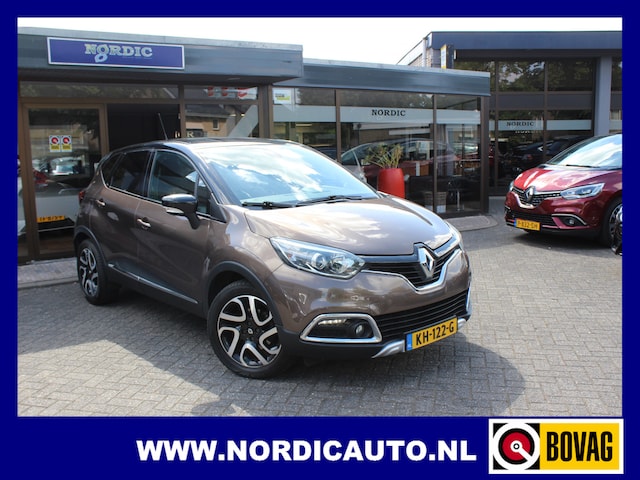 Insecten tellen hoog Reusachtig Renault Captur 1.2 TCe HELLY HANSEN/ AUTOMAAT / NAVIGATIE / CAMERA 2015  Benzine - Occasion te koop op AutoWereld.nl