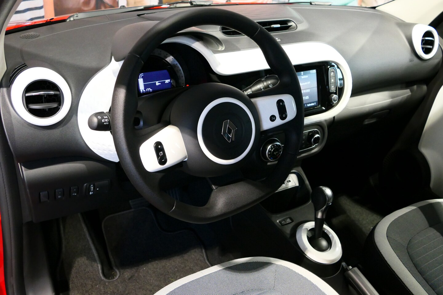 Renault Twingo Z.E. ETECH Electric R80 Equilibre stoelverwarming