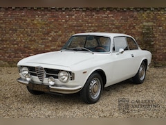 Alfa Romeo GT - 1300 Junior Stepnose Lovely condition, Rebuilt engine, first registration documents, exten