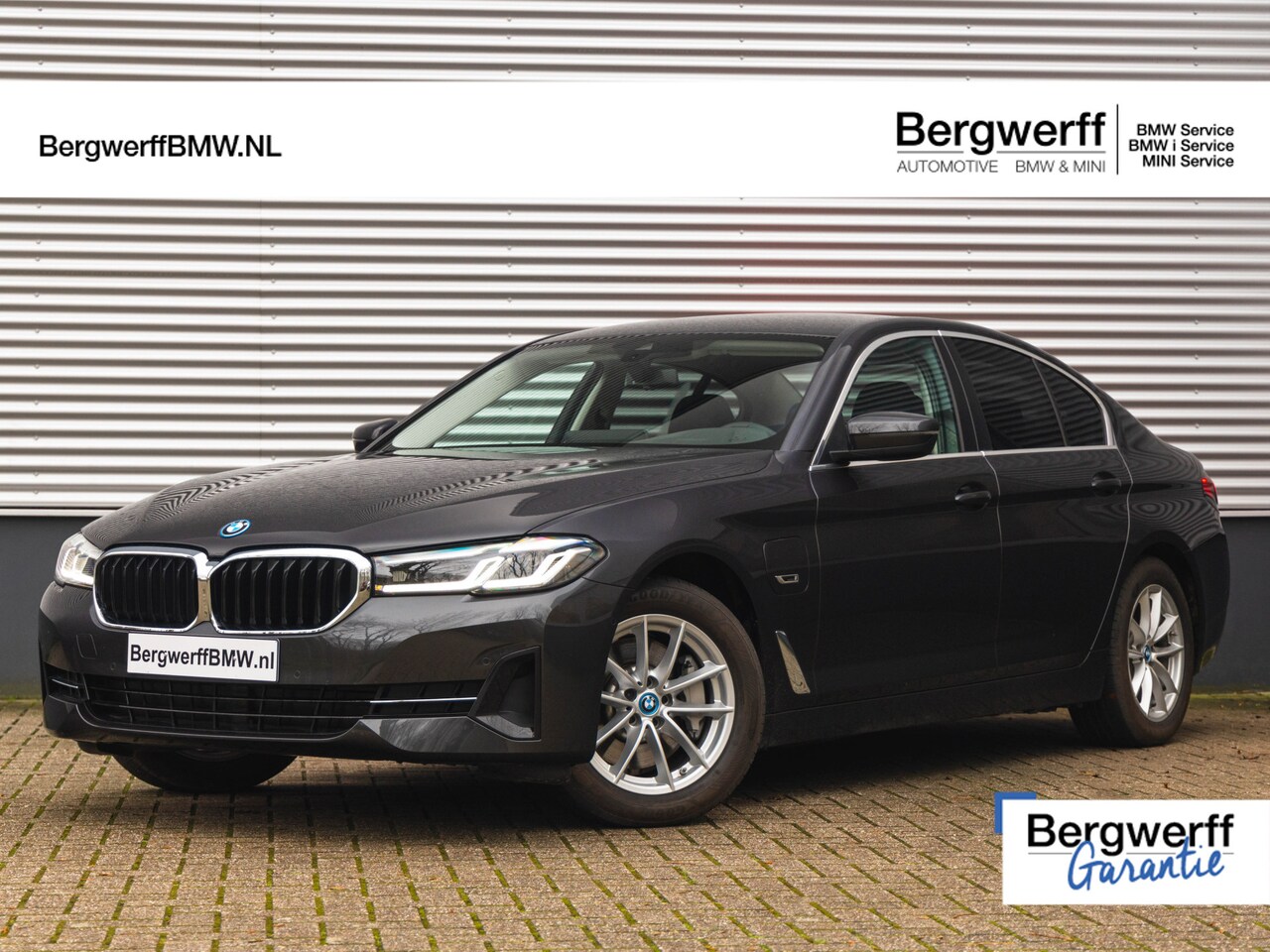 BMW 5-serie - 520e - Driving Assistent - Adaptief LED - Camera - Stoelverwarming v+a - AutoWereld.nl