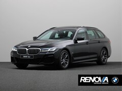 BMW 5-serie Touring - 520i Business Edition Plus Glazen panoramadak | Comfortstoelen voor | Parking Pack | Laser