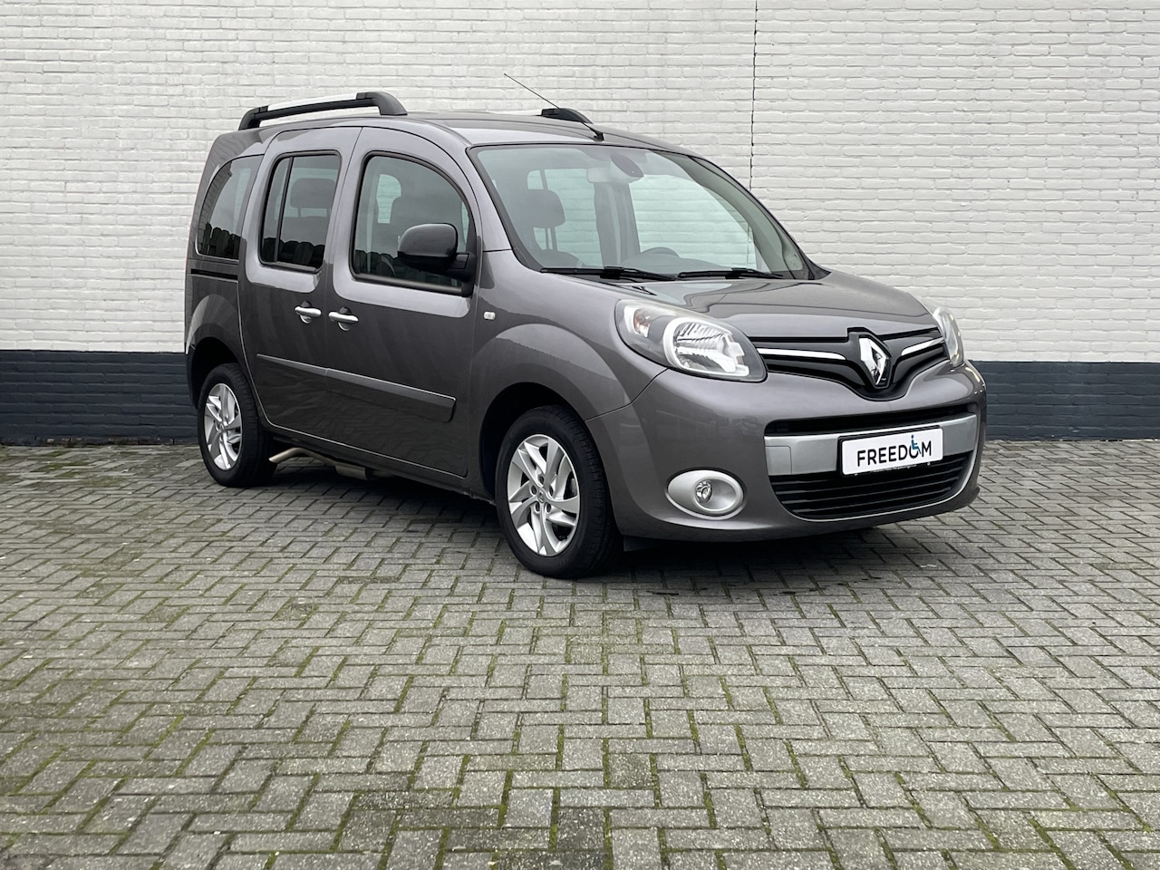 Renault Kangoo Family - 1.2 TCe Limited Start&Stop Rolstoelauto Panoramagarantie - AutoWereld.nl