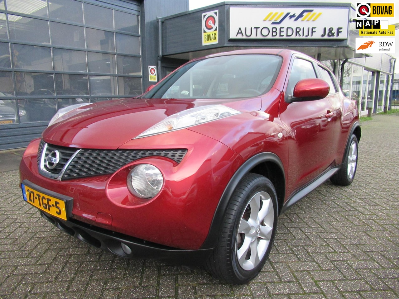 Nissan Juke - 1.6 Acenta Eco / AIRCO / NAV / TREKHAAK - AutoWereld.nl