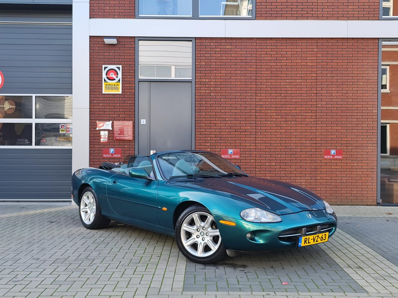 Jaguar XK8 - 4.0 V8 Convertible 4.0 V8 Convertible - AutoWereld.nl