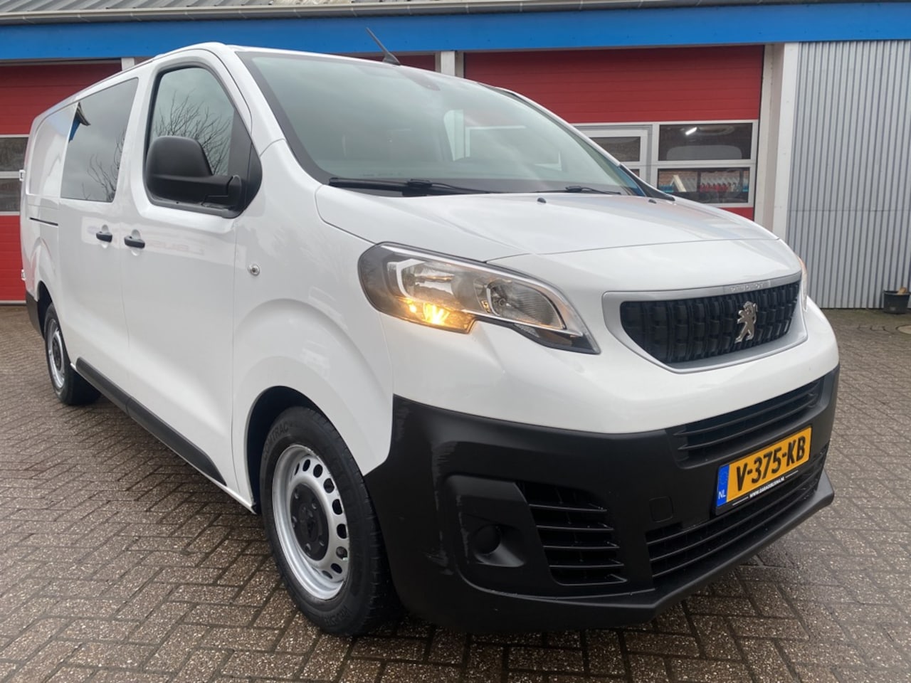 Peugeot Expert - 231L 2.0 BlueHDI 120 DC Premium Dubbele Cabine | Lengte 3 | Long | 120 PK | Navigatie | Ai - AutoWereld.nl