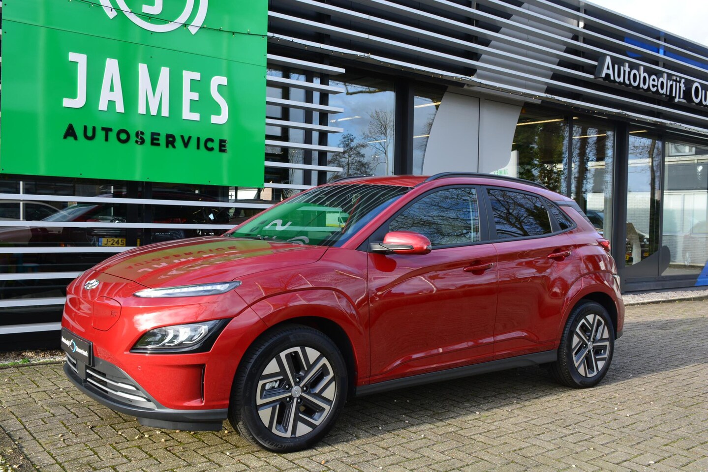 Hyundai Kona Ev Fashion Kwh Sunset Red Mica Elektrisch Occasion Te Koop Op Autowereld Nl