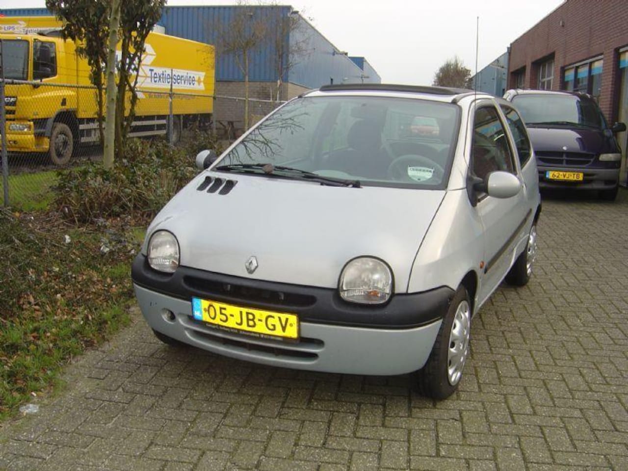 Renault Twingo - 1.2 authentique `GEHEEL OPEN VOUWDAK` - AutoWereld.nl