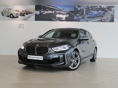 BMW 1-serie - 5-deurs M135i xDrive / M sportstoelen / DAB / Live Cockpit Professional