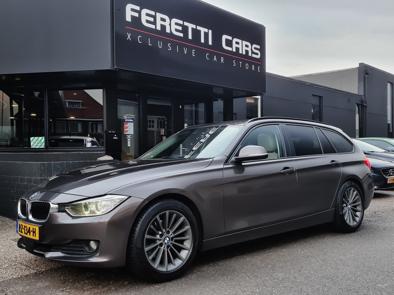 BMW 3-serie Touring - 320D HIGH EXECUTIVE AUTOM PANODAK LEDER NAVI LED LMV PDC - AutoWereld.nl