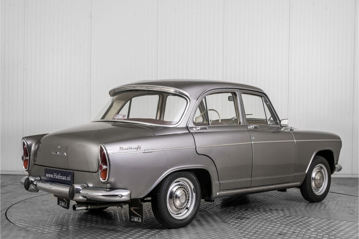 simca-aronde-1300-montlhery.jpg