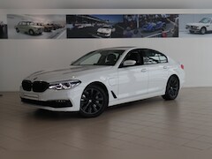 BMW 5-serie - Sedan 530e / Head-Up Display / Comfortstoelen / LED koplampen