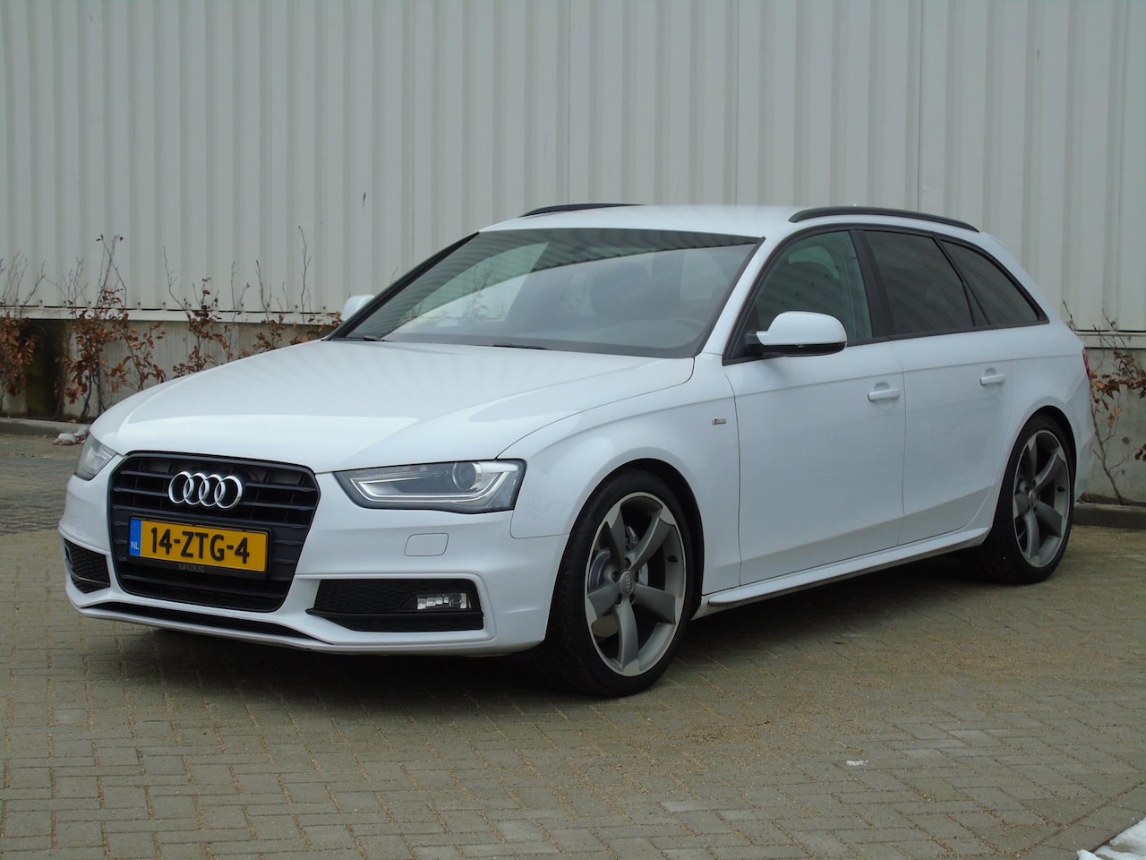 Audi A4 Avant - 2.0 TFSI Avant S Edition 19”Rotor|NL Auto|Winterset - AutoWereld.nl