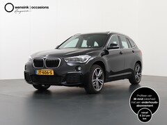BMW X1 - sDrive20i Centennial High Executive | M-sport Pakket | Keyless go | LED Koplampen | Head-u