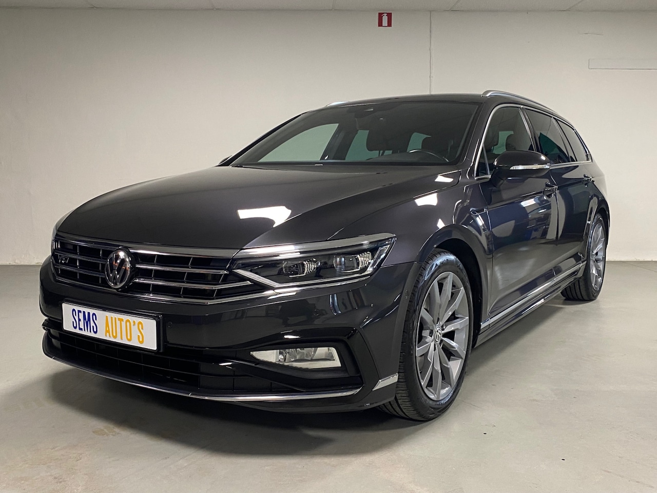 Volkswagen Passat Variant - 2.0 TSI R-Line 360 Camera / Virtual Cockpit / Vol Leder / Full LED - AutoWereld.nl