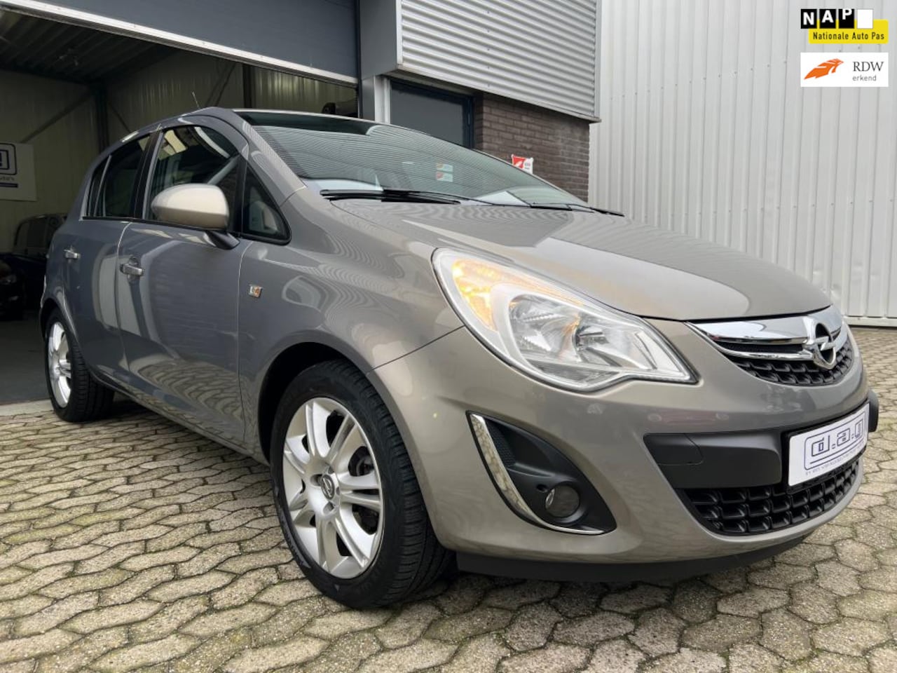 Opel Corsa - 1.2-16V Connect Edition 1.2-16V Connect Edition - AutoWereld.nl