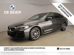 BMW 5-serie - Sedan 530d | M-Sportpakket / LED / Leder / Navigatie / Schuifdak / Comfortzetels / DAB / H