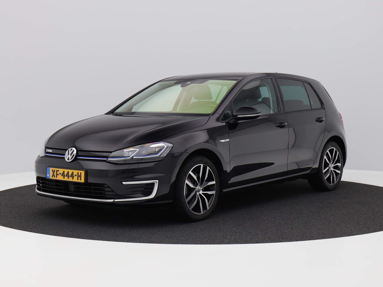 Volkswagen e-Golf - e-Golf 100 KW | VIRTUAL | CAMERA | KEYLESS - AutoWereld.nl