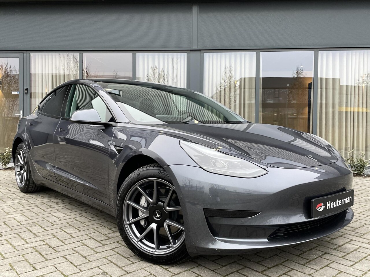 Tesla Model 3 - Standard RWD Plus/ Marge; EINDPRIJS/ Autopilot/ LE - AutoWereld.nl