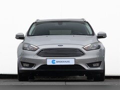 Ford Focus Wagon - 1.0 Titanium | All season banden | Navigatie | Parkeersensoren voor en achter | Privacy gl