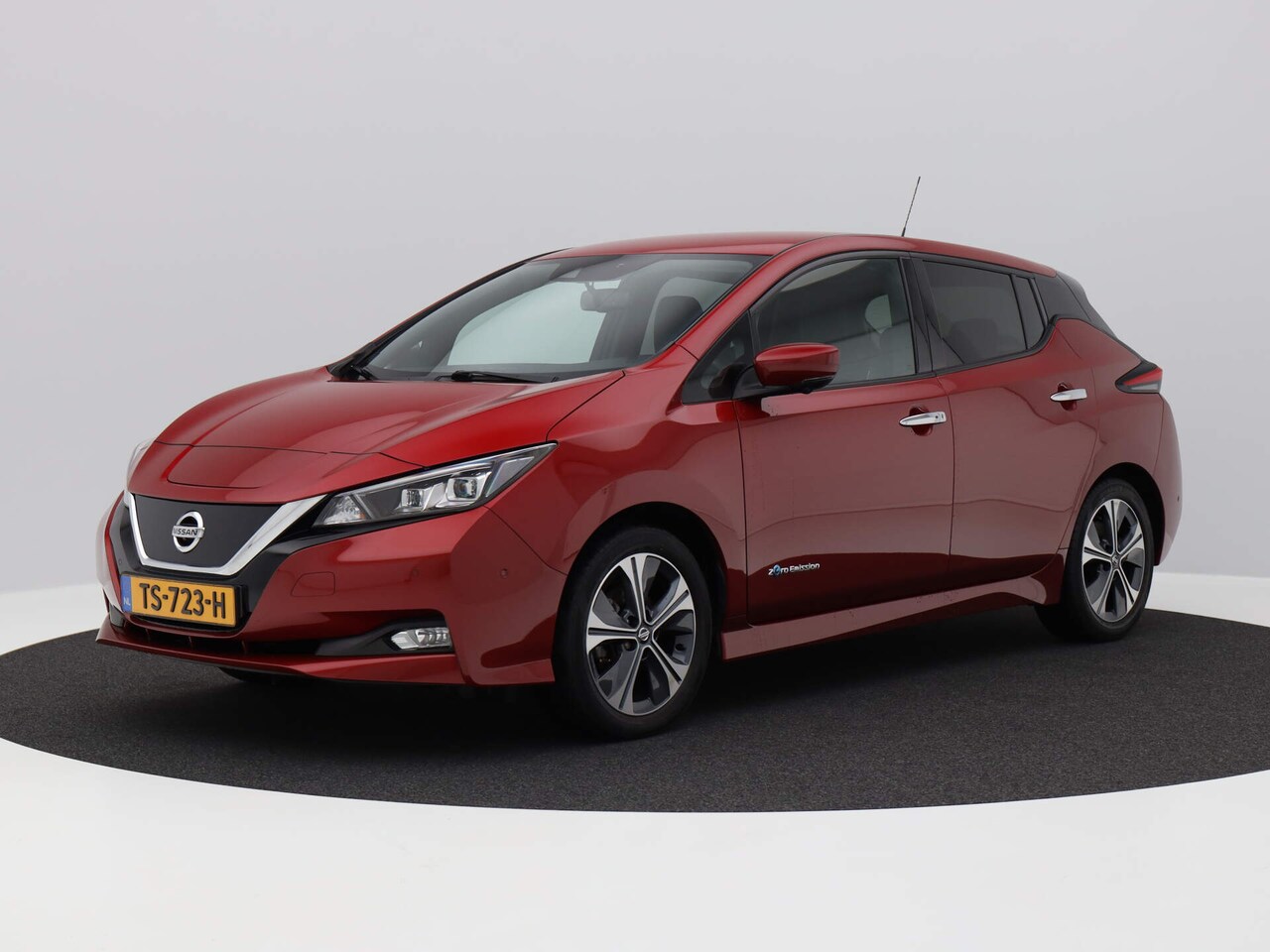 Nissan LEAF - Tekna 40 kWh | 4% BIJTELLING | 360º - AutoWereld.nl