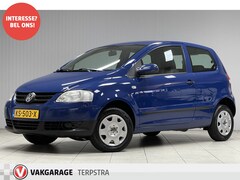 Volkswagen Fox - 1.4 Trendline/ Airco/ Stuurbekr./ Bumpers in kleur/ Airbags/ Deelbare achterbank/ Radio-CD