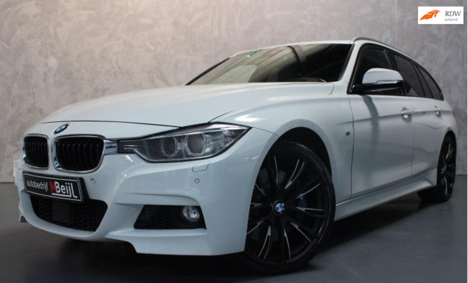 BMW 3-serie Touring - 330d xDrive High Executive /M-Pakket /Automaat /Rijk uitgerust in opties - AutoWereld.nl