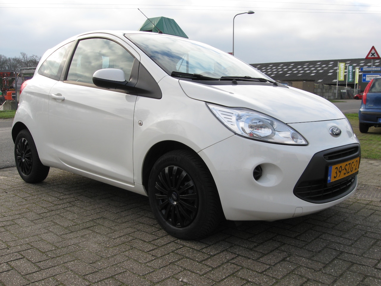 Ford Ka - 1.2 Cool & Sound start/stop Zéér mooi!!!   56878 Km!!!  Airco!!!   Origineel Nederlanse Auto!!! - AutoWereld.nl