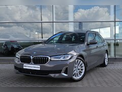 BMW 5-serie Touring - 530e / Luxury Line / Laserlight / Active Steering / Harman Kardon