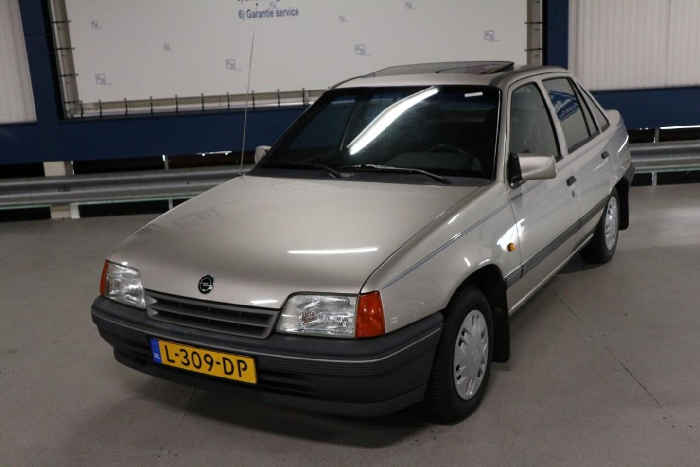 opel-kadett-1-8s-ls-apk-12-2023-erg-leuke-youngtimer.jpg