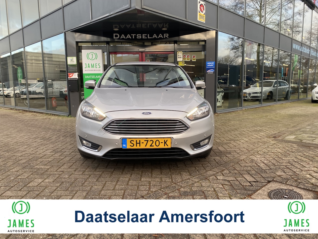 Ford Focus Wagon - 1.5 Titanium Automaat - AutoWereld.nl