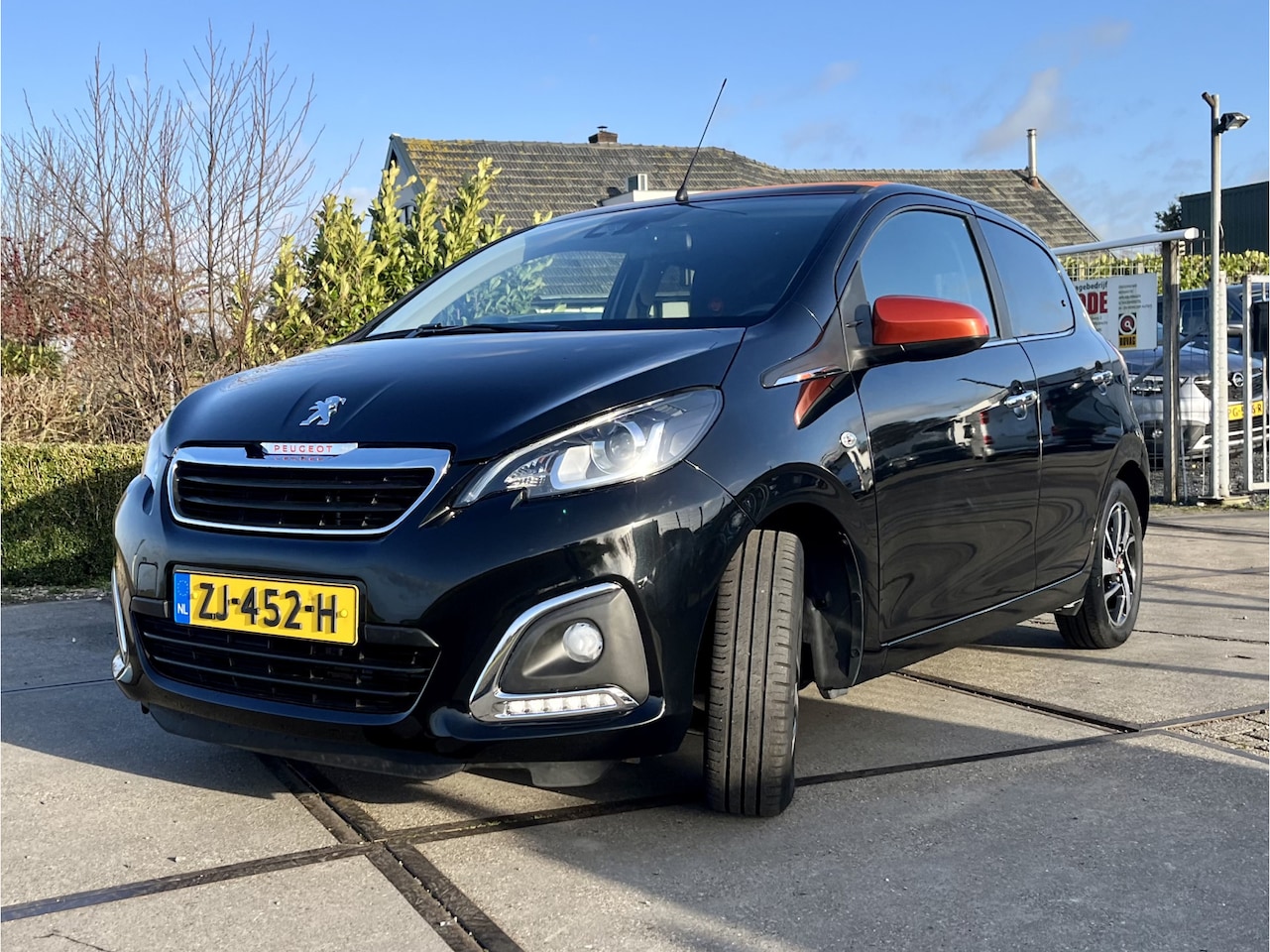 Peugeot 108 - 1.0 e-VTi Roland Garros TOP! 1.0 e-VTi Roland Garros TOP! - AutoWereld.nl