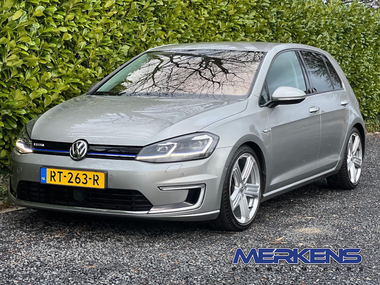 Volkswagen e-Golf - Golf 7.5 Facelift / Warmtepomp / digitaal dasboard / laadsnoer / Carplay - AutoWereld.nl