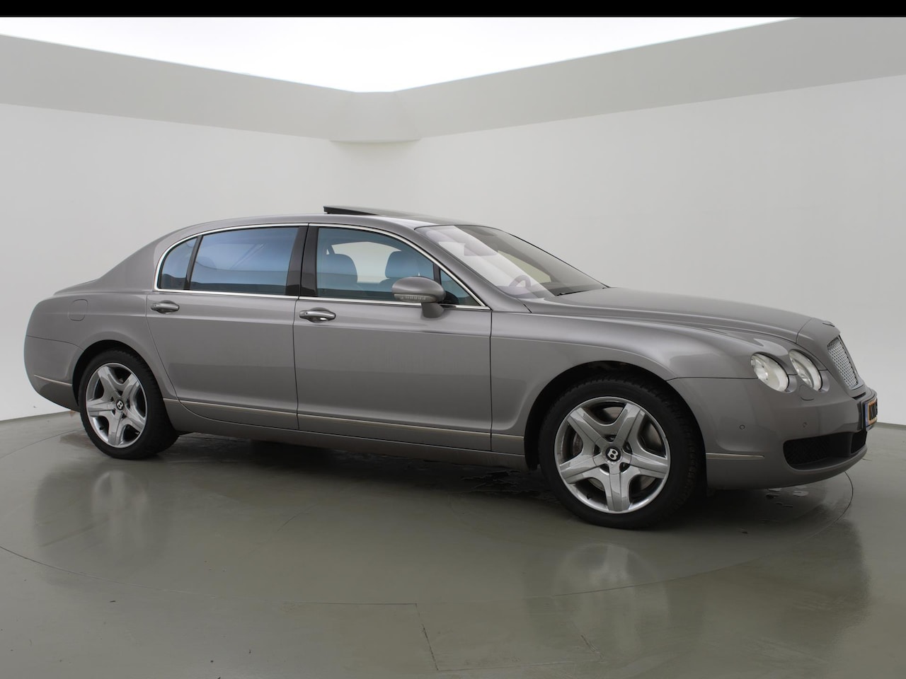 bentley-continental-flying-spur-6-0-w12-560-pk-schuifdak-massage-smartphone-interface.jpg
