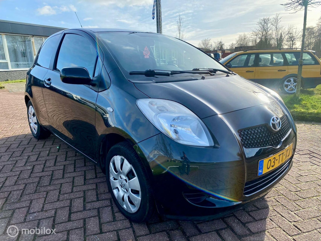 Toyota Yaris - 1.0 VVT-i Sol 1.0 VVTi Sol - AutoWereld.nl